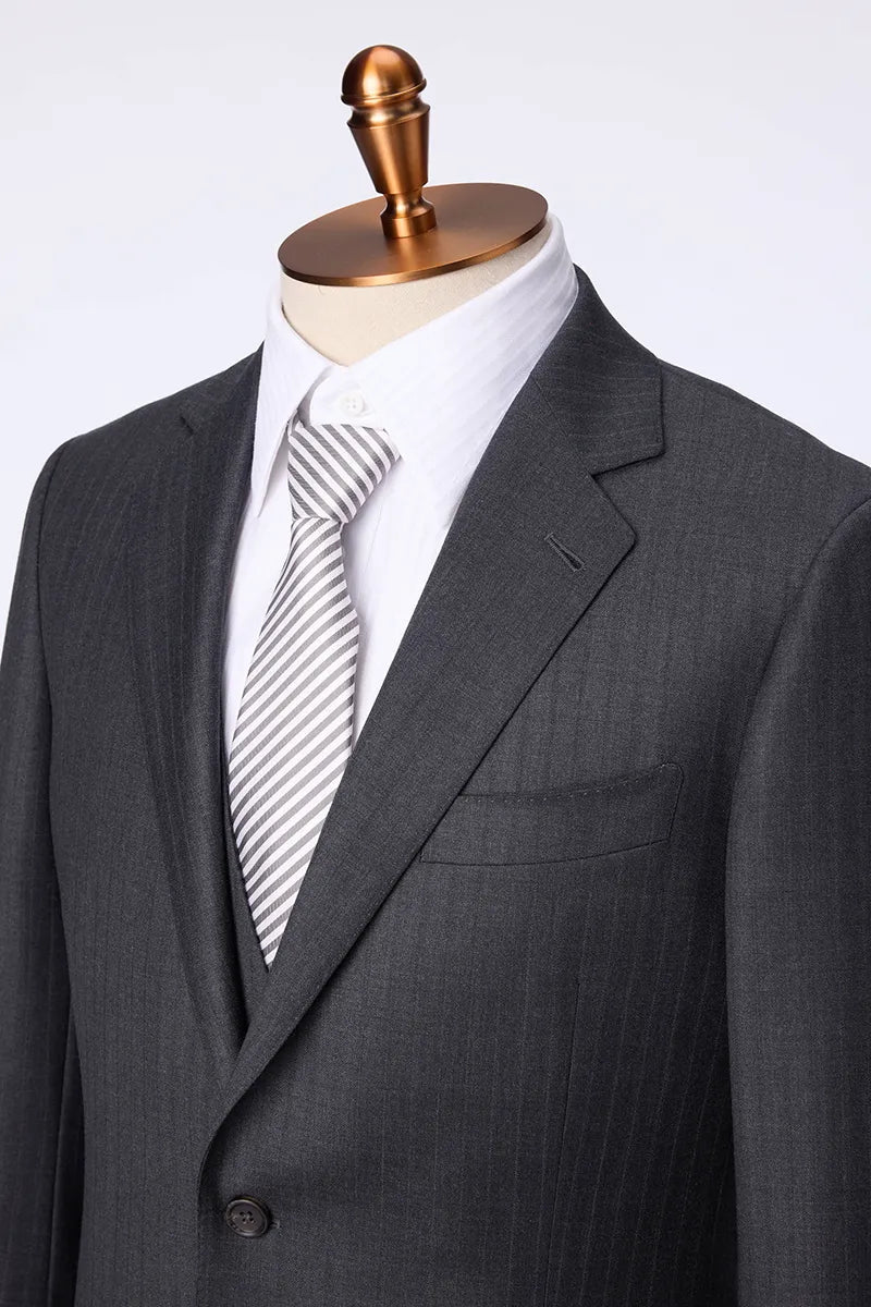 Charcoal Tone-on-Tone Three-Piece Suit：(DBS132A)